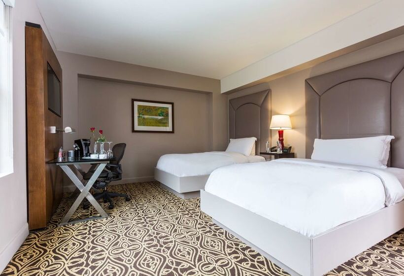 هتل The Sam Houston Curio Collection By Hilton