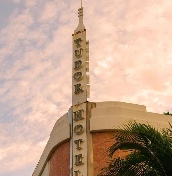 هتل Sonder The Deco