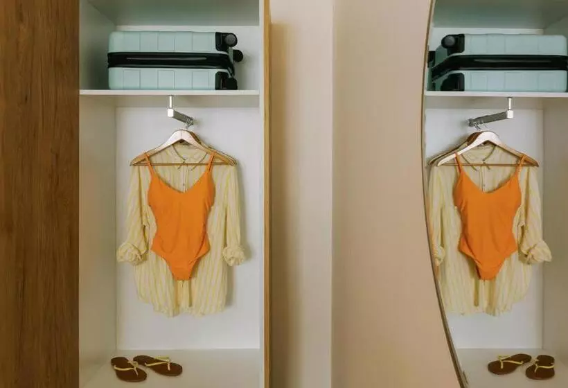 Отель Sonder The Deco