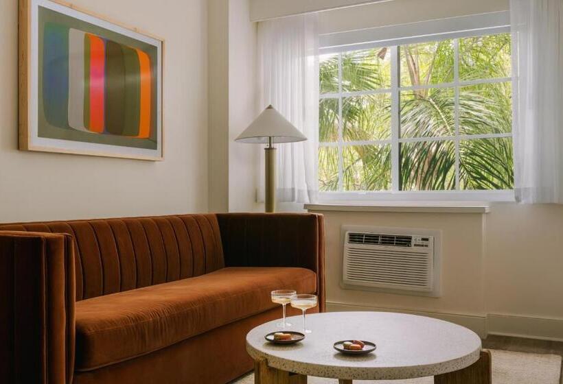 هتل Sonder The Deco