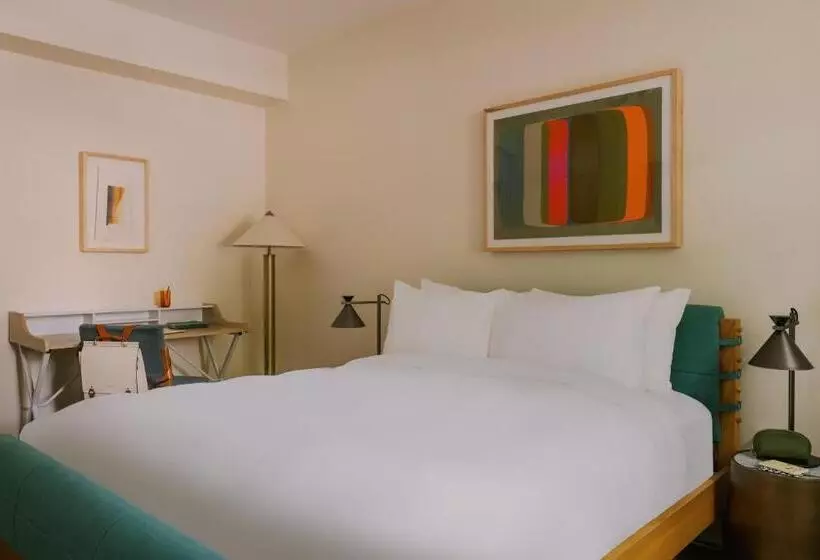 Отель Sonder The Deco