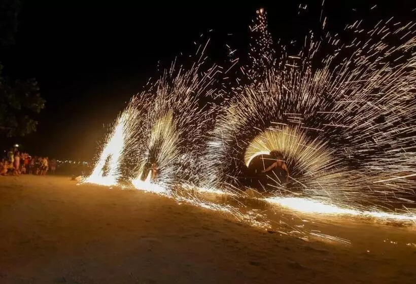 Hotelli Tompizza Resort