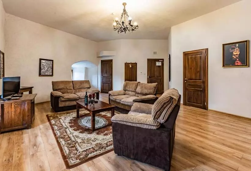 هتل Grand Vígľaš