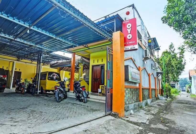 هتل Oyo 3214 Puri Amalia
