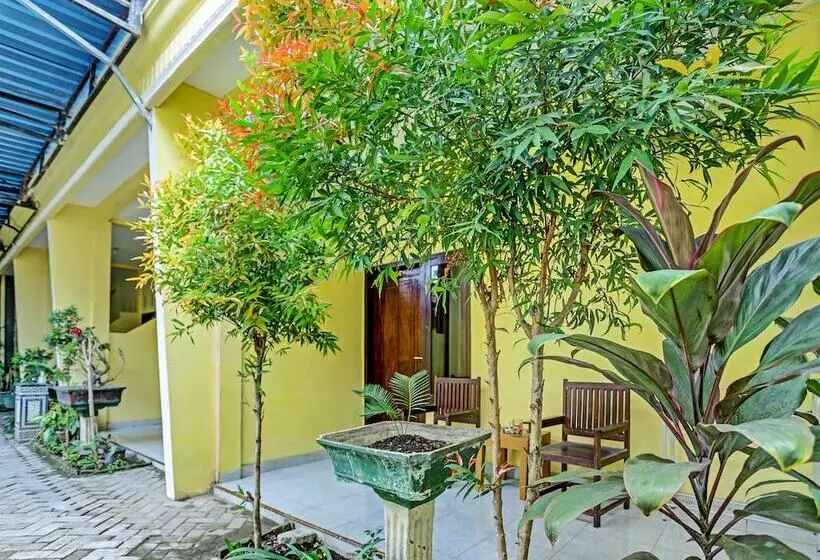 هتل Oyo 3214 Puri Amalia