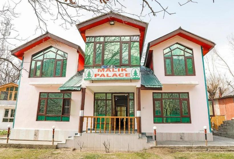 Hotel Oyo 72110 Malik Palace