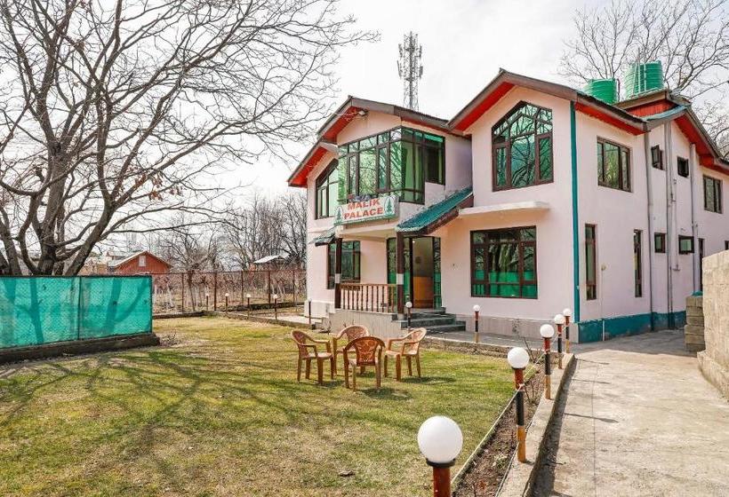 Hotel Oyo 72110 Malik Palace