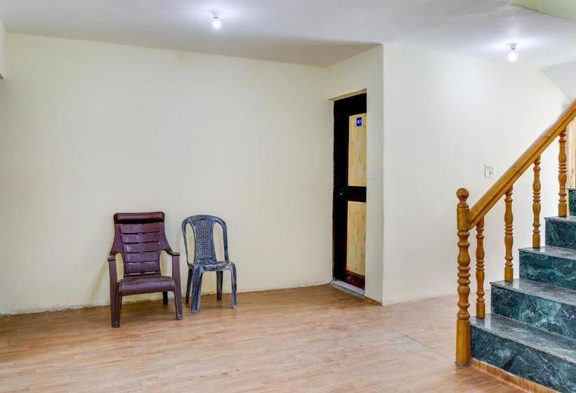 Hotel Oyo 72110 Malik Palace