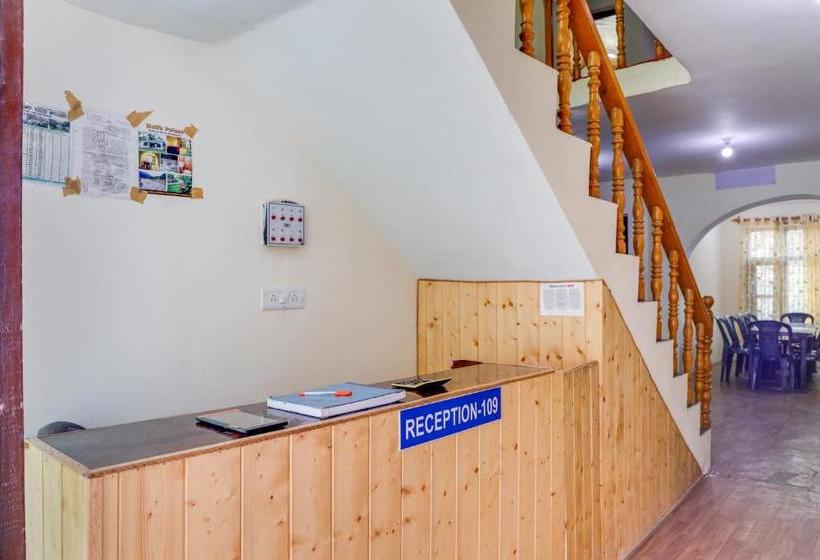 Hotel Oyo 72110 Malik Palace