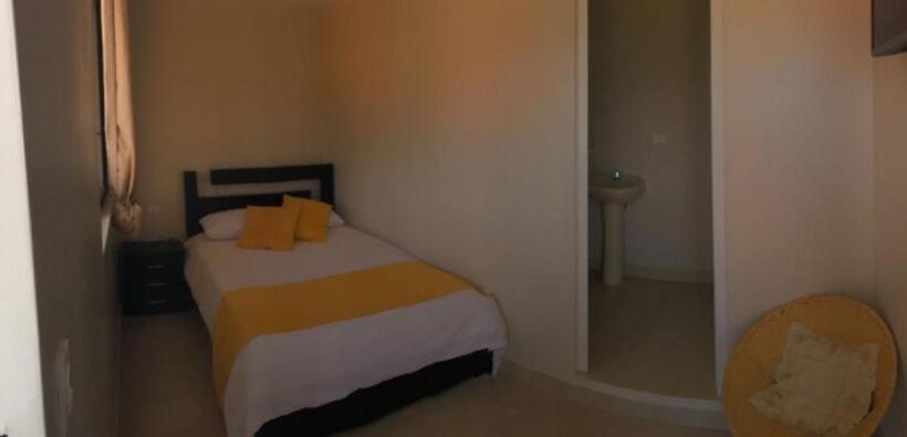 בית מלון כפרי Tababela Airport B&b