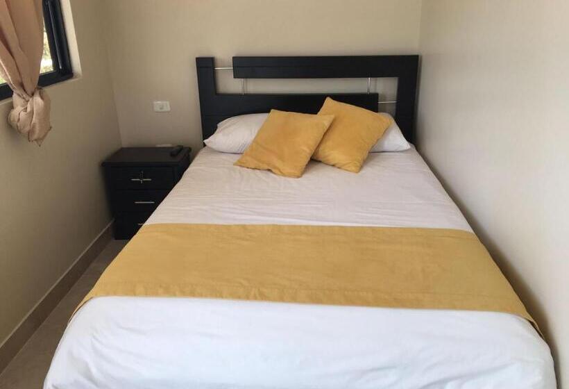 בית מלון כפרי Tababela Airport B&b