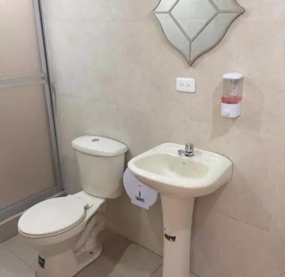 هتل Tababela Airport B&b