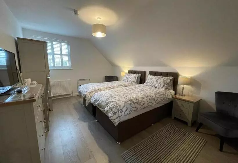 ペンション Cotswold Hare