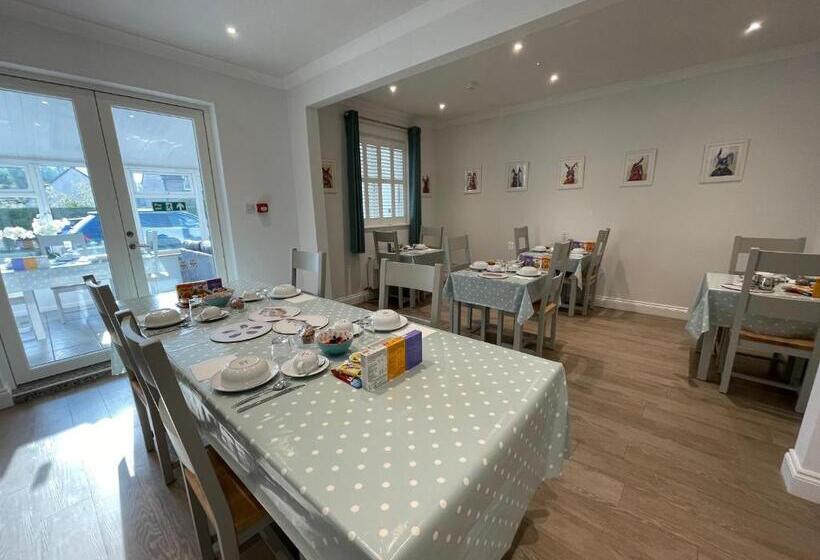 بنسيون Cotswold Hare