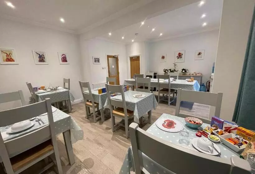 ペンション Cotswold Hare