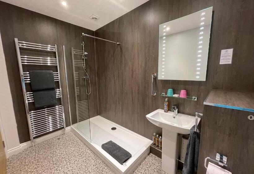 بنسيون Cotswold Hare