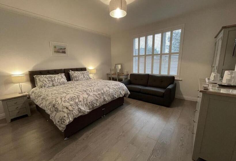 بنسيون Cotswold Hare