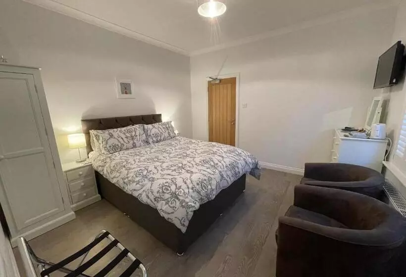 ペンション Cotswold Hare