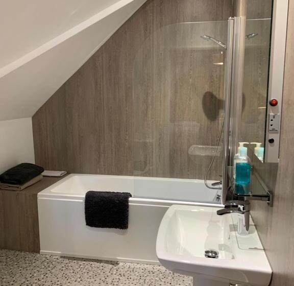 بنسيون Cotswold Hare