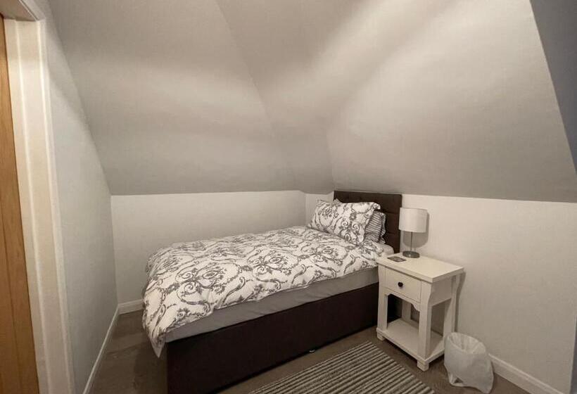 بنسيون Cotswold Hare