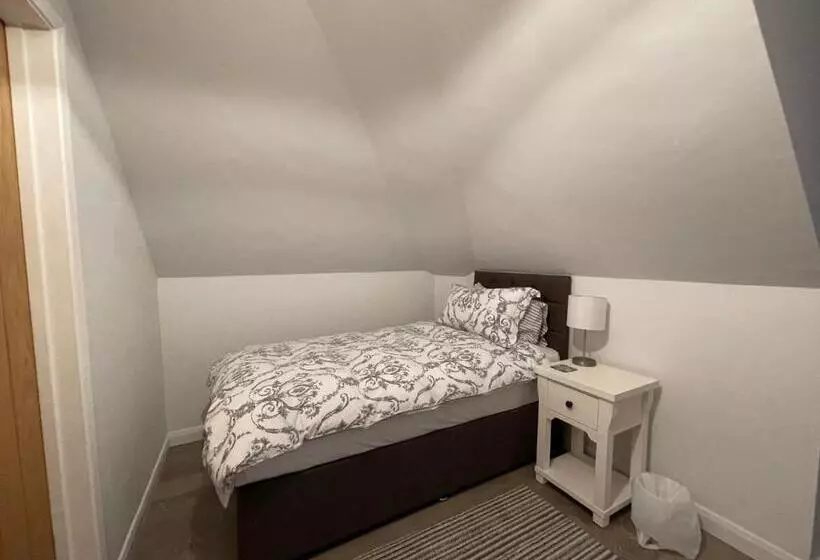 ペンション Cotswold Hare