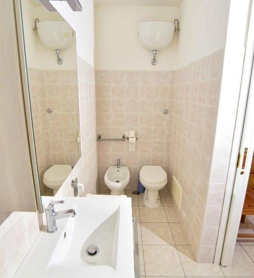 بنسيون Solemareponza Casa Maria