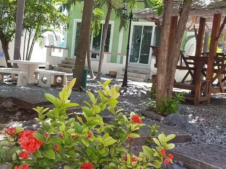 Hotelli Charlie S Bungalow