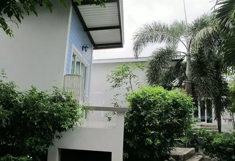 Hotelli Charlie S Bungalow