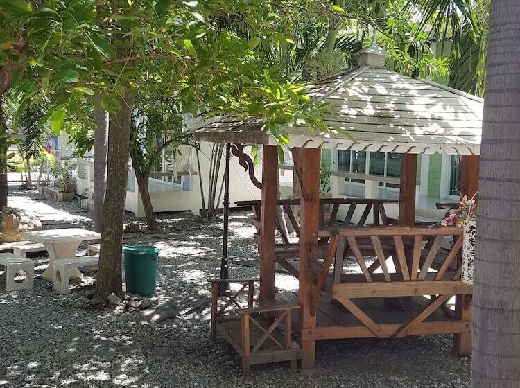 فندق Charlie S Bungalow