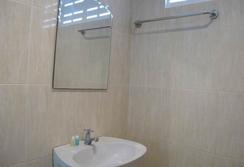 فندق Charlie S Bungalow