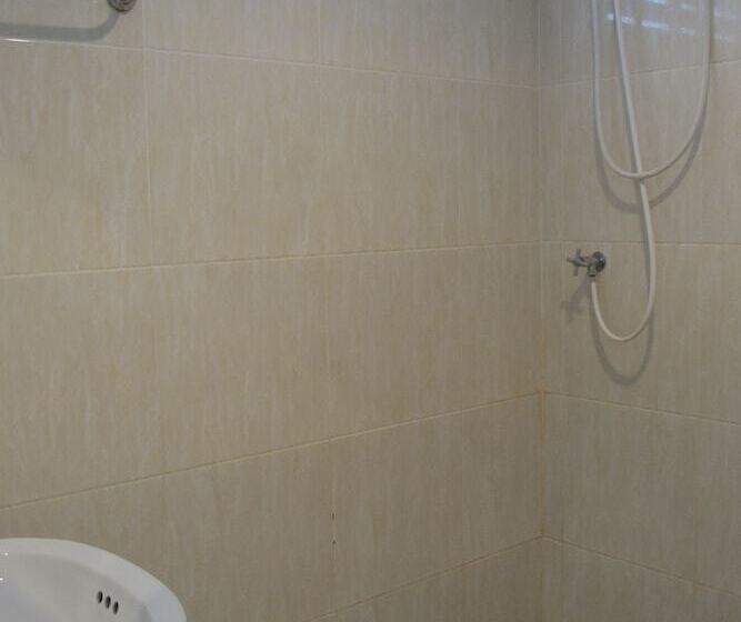 فندق Charlie S Bungalow