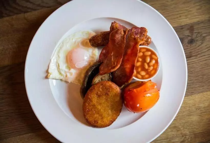 Hotelli The Red Lion & Manor House