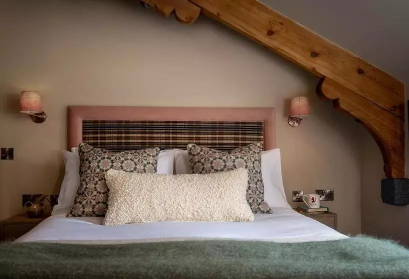 Hotelli The Red Lion & Manor House