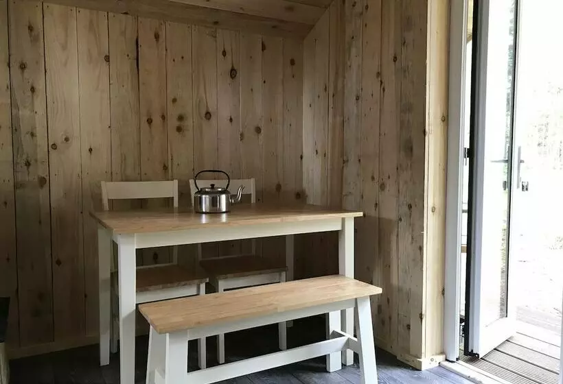 Hotelli Wildwoodz Cabins