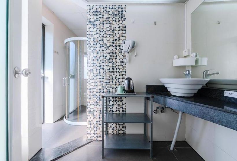 Shenzhen Loft Youth Hostel