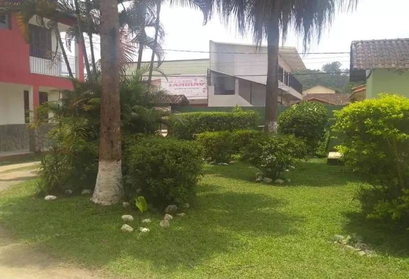 ユースホステル Pousada Recanto Penedo
