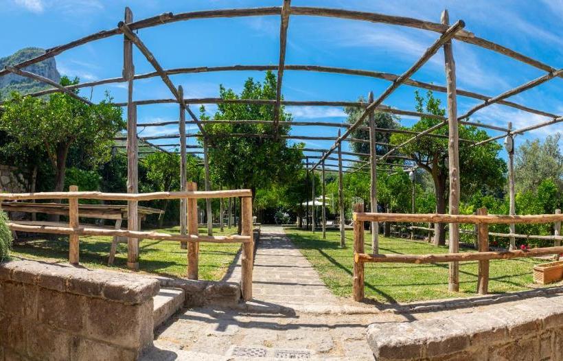 Bed & Breakfast My Place Home & Garden