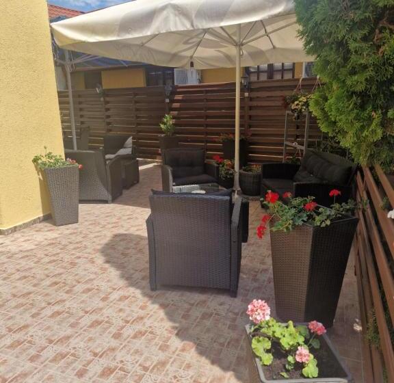 مبيت وإفطار Zalacsány Toscana étterem Panzió