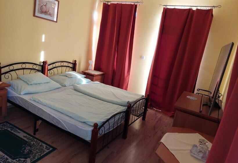 مبيت وإفطار Zalacsány Toscana étterem Panzió