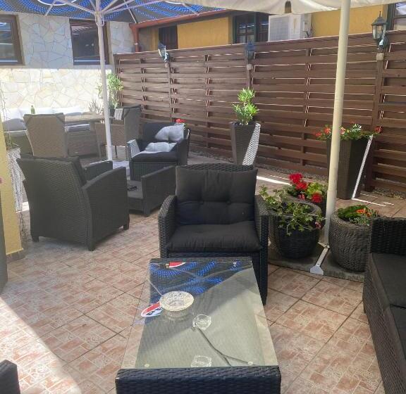 مبيت وإفطار Zalacsány Toscana étterem Panzió