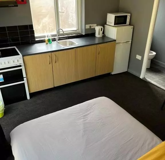 ペンション Hatfield Save Money Rooms   10over10 For Price!