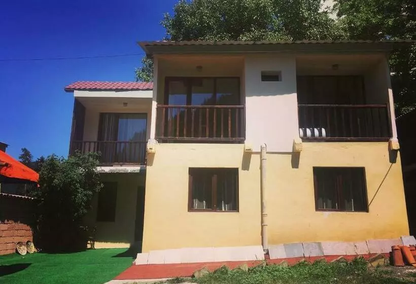 پانسیون Nia S Guesthouse