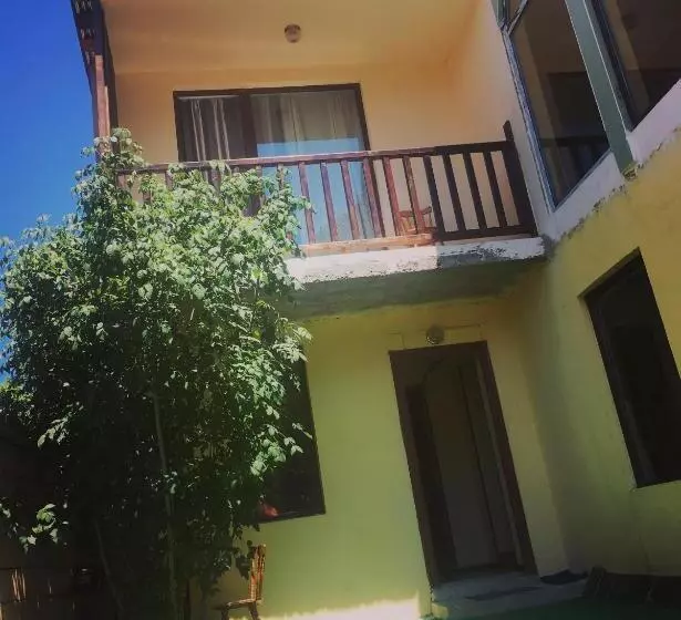 پانسیون Nia S Guesthouse