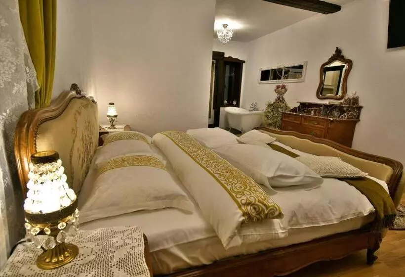 Casa Poveste Pensiunea Muzeu