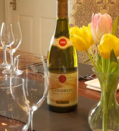 Majatalo Dolffanog Fawr