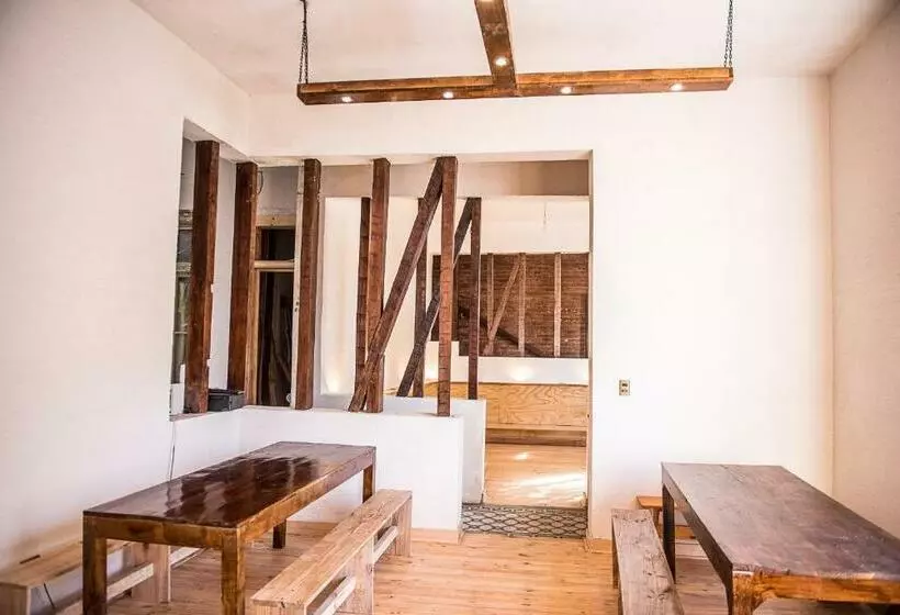 پانسیون Hostal Licanantay