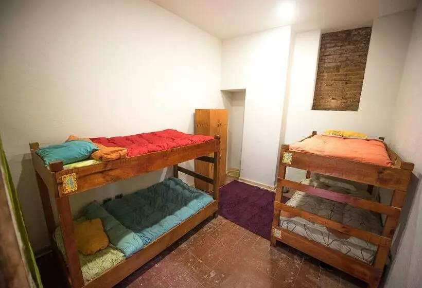 پانسیون Hostal Licanantay