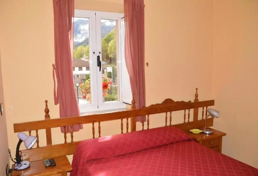 پانسیون Hostal Parador Peñavera