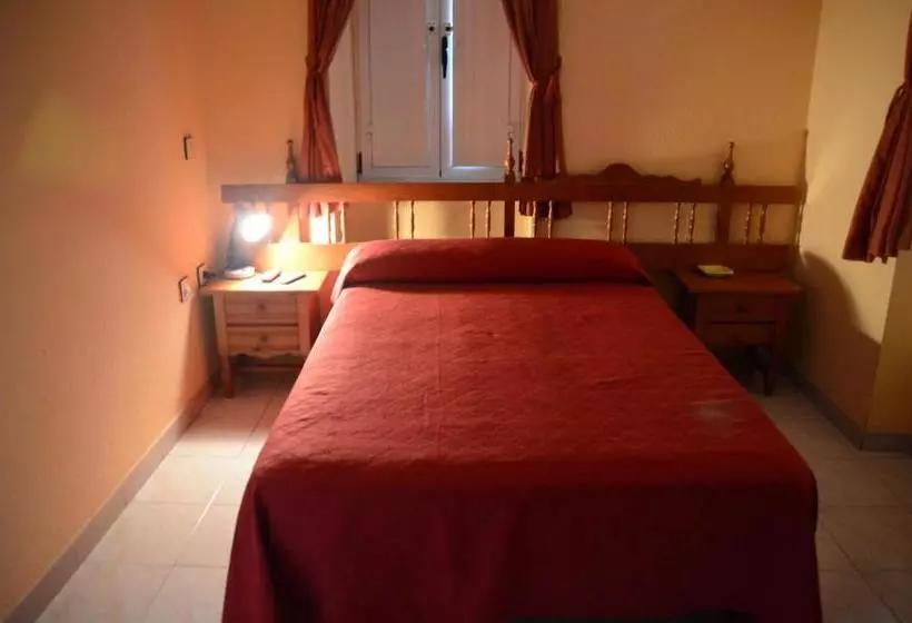 پانسیون Hostal Parador Peñavera