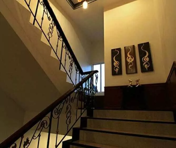 ペンション Karnmanee Place